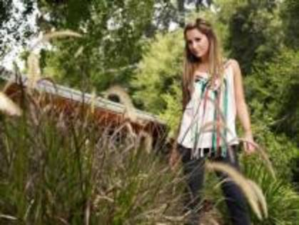 AOGAGWODYCLDWGYUUCU - club ashley tisdale