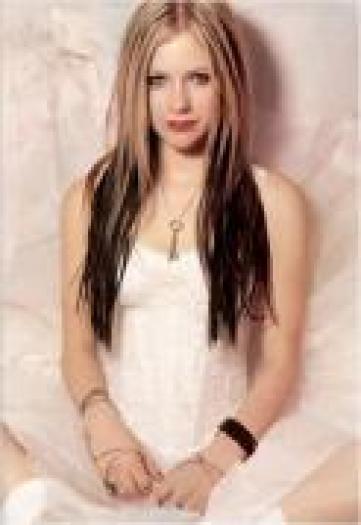 YOJWZZIUIMTITICBCRI - avril lavigne