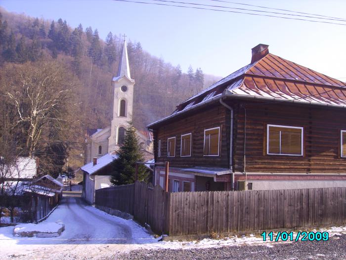 IMG_5723; Biserica catolica si Ocolul Silvic
