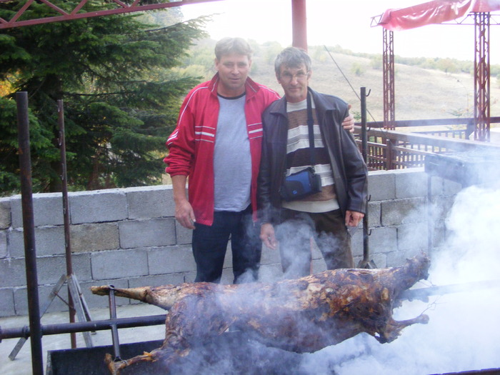 Doi moldoveni/  Vio si Romel