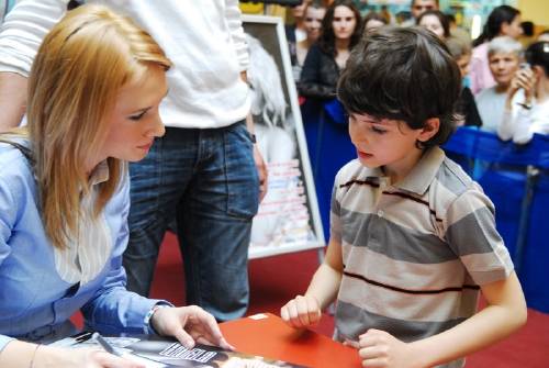 tb_500_mare_6316_autografe_adela_popescu_30 - adela popescu in realitate