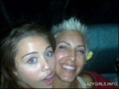 28 - poze rare Miley