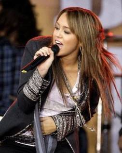 NRECVDLSJIZCCWEQADU - Miley La Concerte