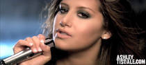 FUNPXDOQQXSMGRMRNQT - Ashley Tisdale-cantareata