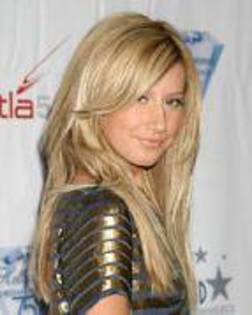 NWRTYNXUSJFBCMDCTWW - Ashley Tisdale Super Cool