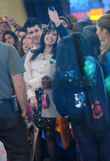Demi+Lovato+Doing+Good+Morning+America+8oFXAz5Z7hIl
