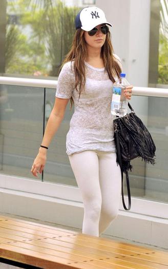 ashley-tisdale-palestra-03