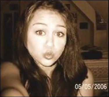 2438897323_bf1270d1b1[1] - Miley Cyrus