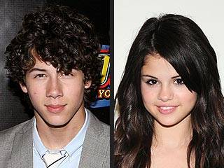 selena%20gomez%20nick%20jonas[1] - nick and selena