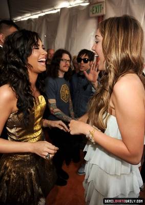 normal_011[1] - miley and demi