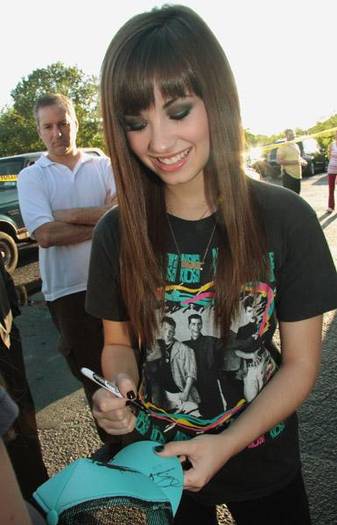 demi-lovato-15 - CLUB FAN DEMI