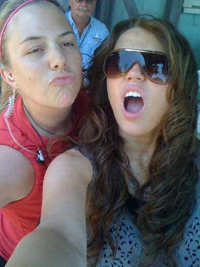 15054098 - MIley cele mia rare poze care exista