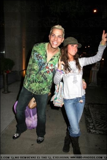 08mi5 - cupluri REBELDE