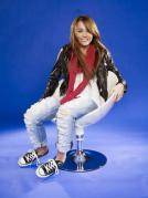 CRQSSLFFXJZURYFGQRK - Miley pe scaun