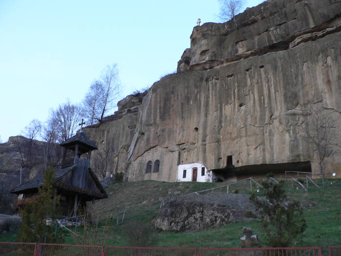P1040514 - 2009 aprilie manastirile  cetatuia-namaesti-corbi