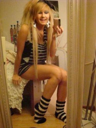 pD1.fH823099-02[1] - poze emo