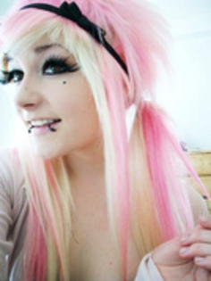 AATGJSHKBECXBCQGDNW - poze pink emo Girl