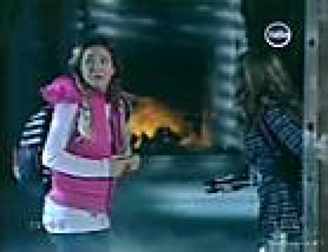 brenda-asnicar_dot_net-patitofeo2-caps-casadelassombras-0028 - Brenda Asnicar