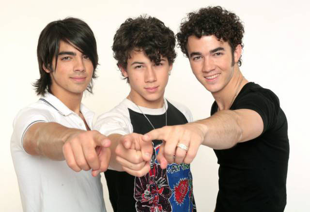 TheJonasBrothers9[1]