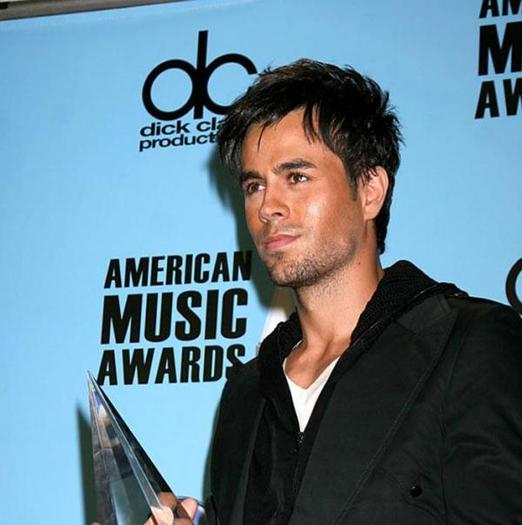 Enrique_Iglesias_1238769028_4 - Enrique Iglesias