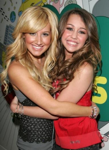 miley_trl3 - Miley and her bff