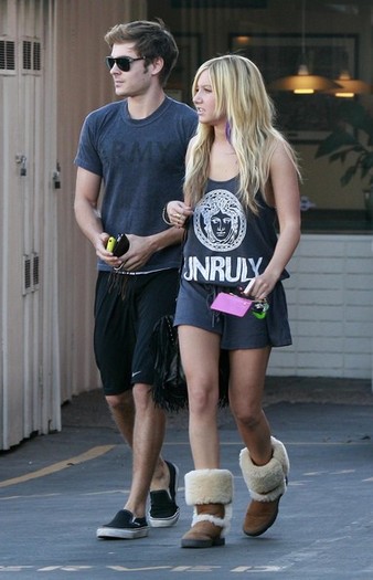 Zac+Efron+Ashley+Tisdale+Out+Lunch+Patty+TDUXN58GZcZl