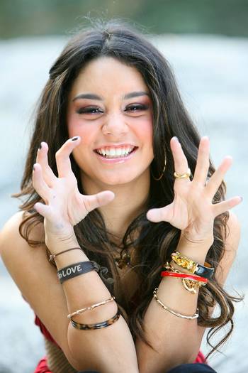 _vanessa hudgens__209 - vanessa hudgens