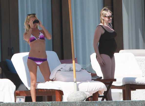 Ashley+Tisdale+Showing+Off+Bikini+Bod+Mexico+t4eM43jRr6Bl