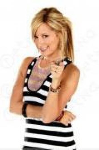 WAMIJKNFGVYXZCVXHCZ - ashley tisdale