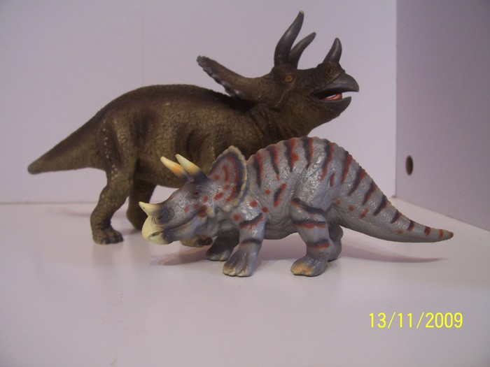 Triceratops - Lumea dinozaurilor