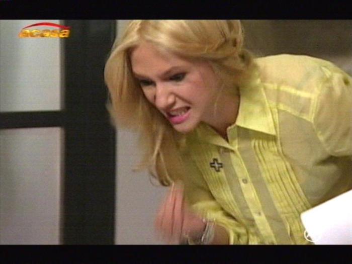 2igj4go - Poze Cu Adela Popescu-Lia In Ingerasii Si Cativa Colegi