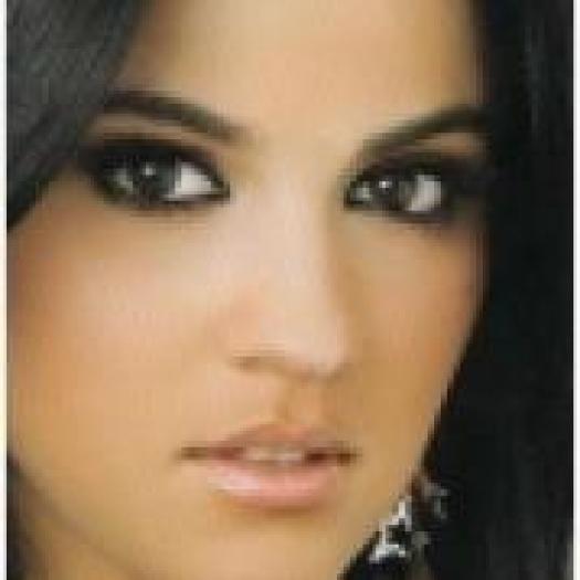 DQIVYYVABUIKBXBHXNE - Maite Perroni