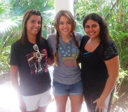 Miley-miley-cyrus-6955691-437-383