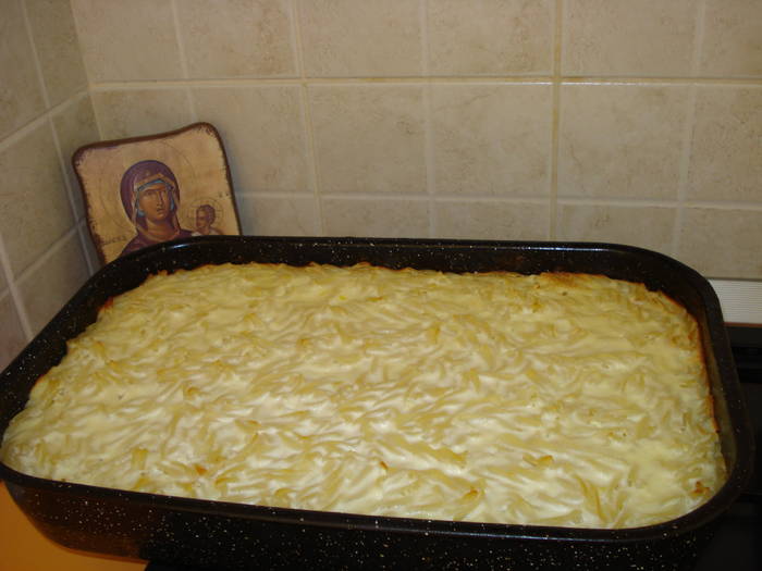 MELCISORI CU BRANZA SI SMANTANA LA CUPTOR