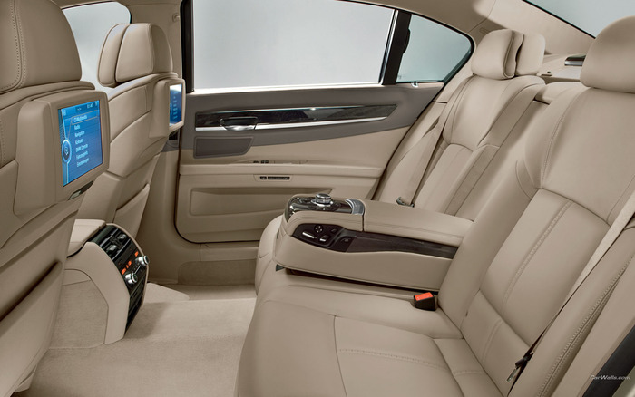 BMW_7-series_959_1680x1050