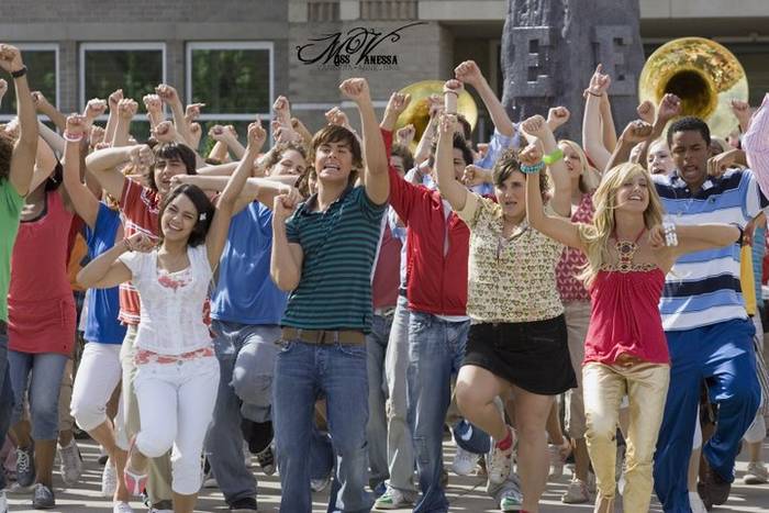 HIGHSCHOOLMUSICAL2_121 - Pentru fani SunPhoto