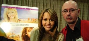 f1zc6e - miley cyrus la premiera fimului hannah montanna the movie