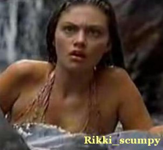 sirena cleo - Cleo Sertori-Phoebe Tonkin