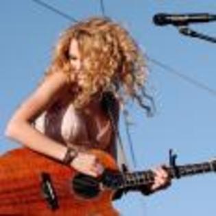 Taylor_Swift_1230497006_4