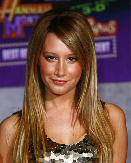 ashley-tisdale-812754l[1] - poze ashely tizdale