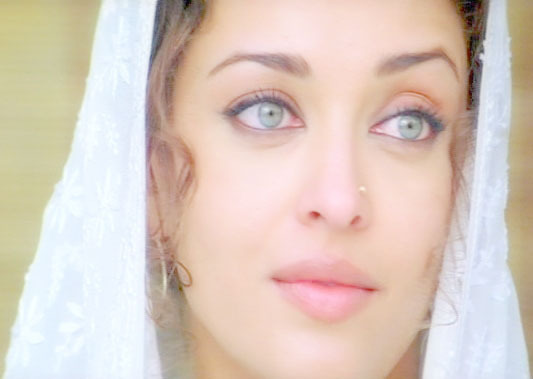 aishwarya-rai-burns - Aishwarya Rai
