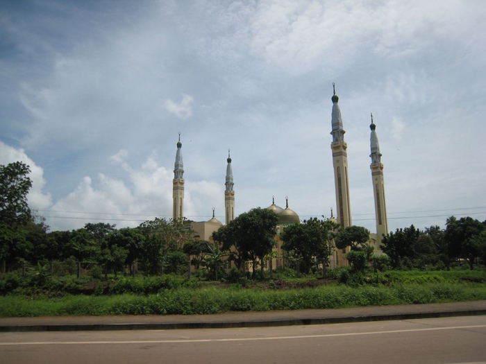 Mosque in Riyadha Mosque - Guinea - Islamic Architecture Around the World
