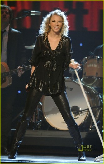 rv8zsy - Cat de mult o iubesc eu pe Taylor Swift