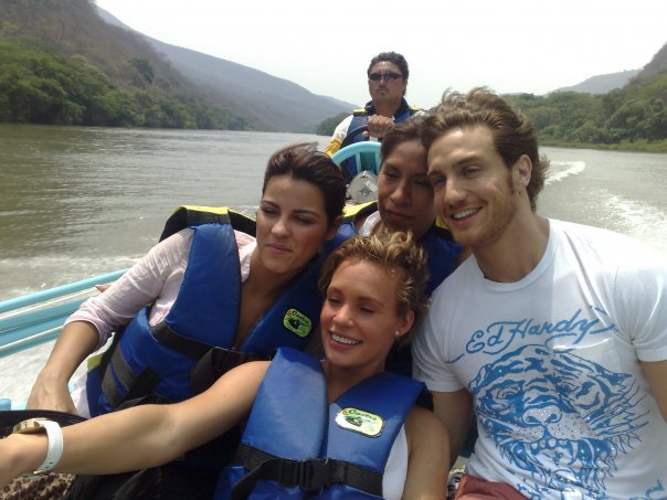 6291_100798259932940_100000082983400_22727_3479455_n - Maite Peroni-pics NEW