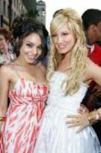 XBXGIBVIEVVIMJAMKFX - ASHLEY SI VANESSA