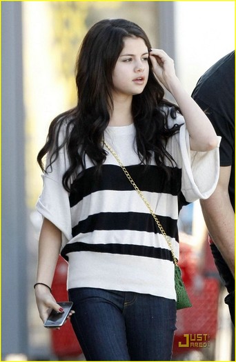 2hy7wux - Selena Gomez