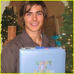 zac-efron-christmas - poze rare cu zac efron