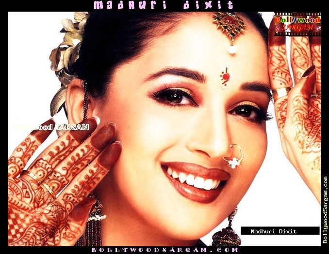 Madhuri_Dixit_BollywoodSargam_790420