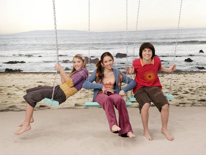 miley-cyrus_dot_com_hannahmontana-promos044 - poze cu hannah montana si miley cyrus