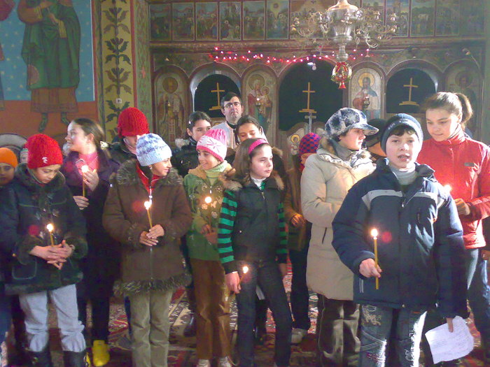 17012009686 - Vadastra - programul copiilor la biserica